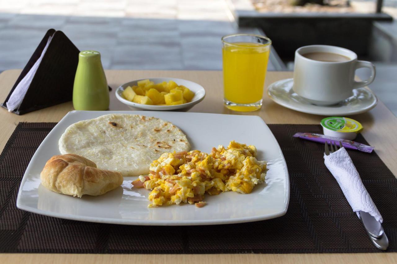Ayenda 1236 Platinum Plaza Hotell Medellín Exteriör bild